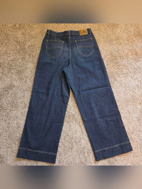 NWT Lee Women's Relaxed Fit Wide Leg Dark Blue Jeans Sz 16 - Picture 2 of 4